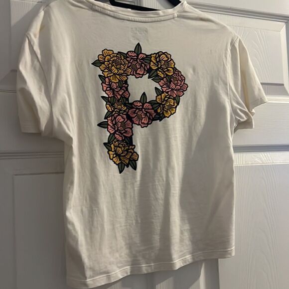 NWOT Puma Shirt - Creme Color Logo - Floral Back Design Size Small T Shirt - Picture 1 of 3